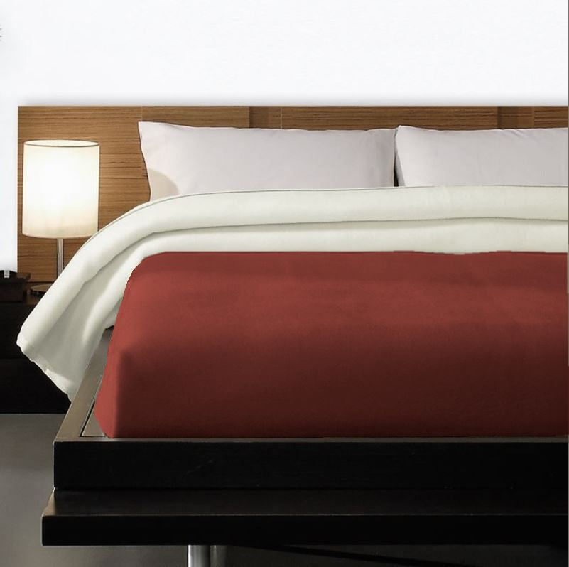 Foto vooraanzicht Aabe Orion tamatenrood bij de Dekenshop